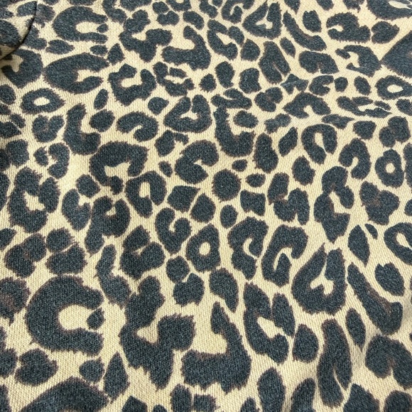 Garanimals girls Leopard sweatshirt sweater size 18 months - Picture 3 of 5